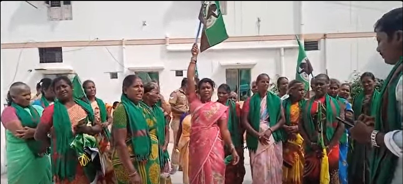 மண் திருடர்களுக்கு பாதுகாப்பு வழங்கும் காவல்துறை